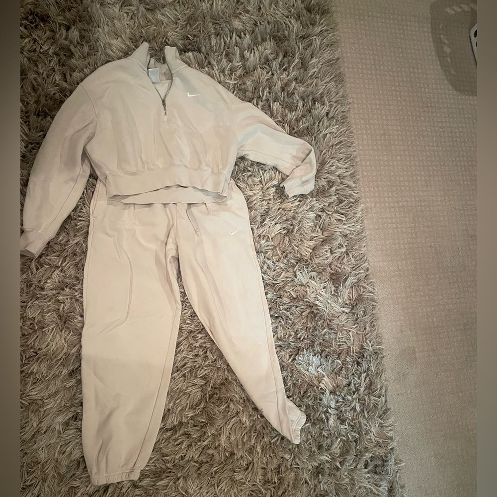 Nike Women's Cream Jogger Set